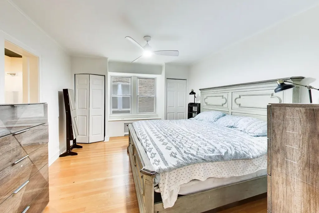7442 North Hoyne Avenue Chicago IL 60645