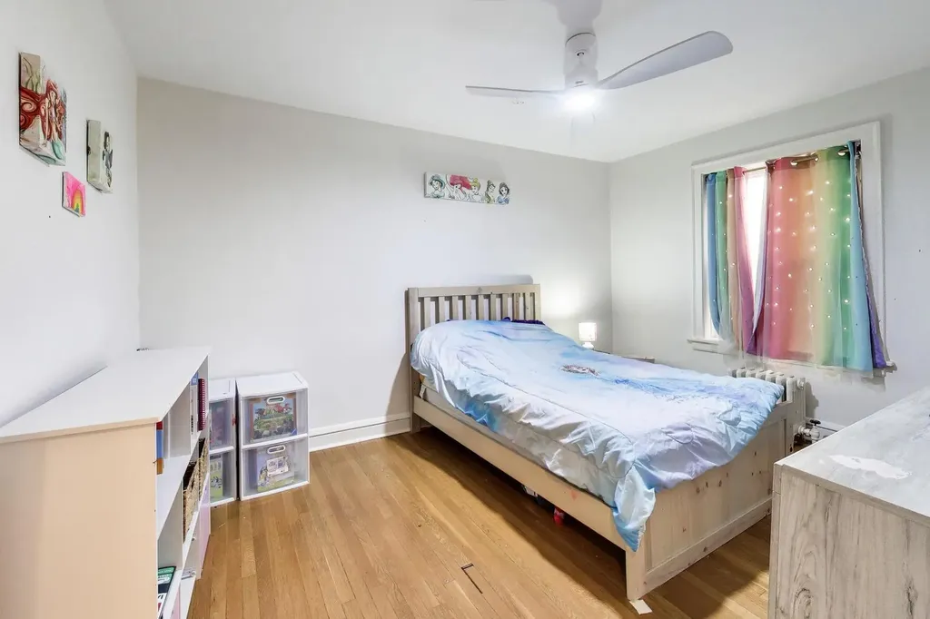 7442 North Hoyne Avenue Chicago IL 60645