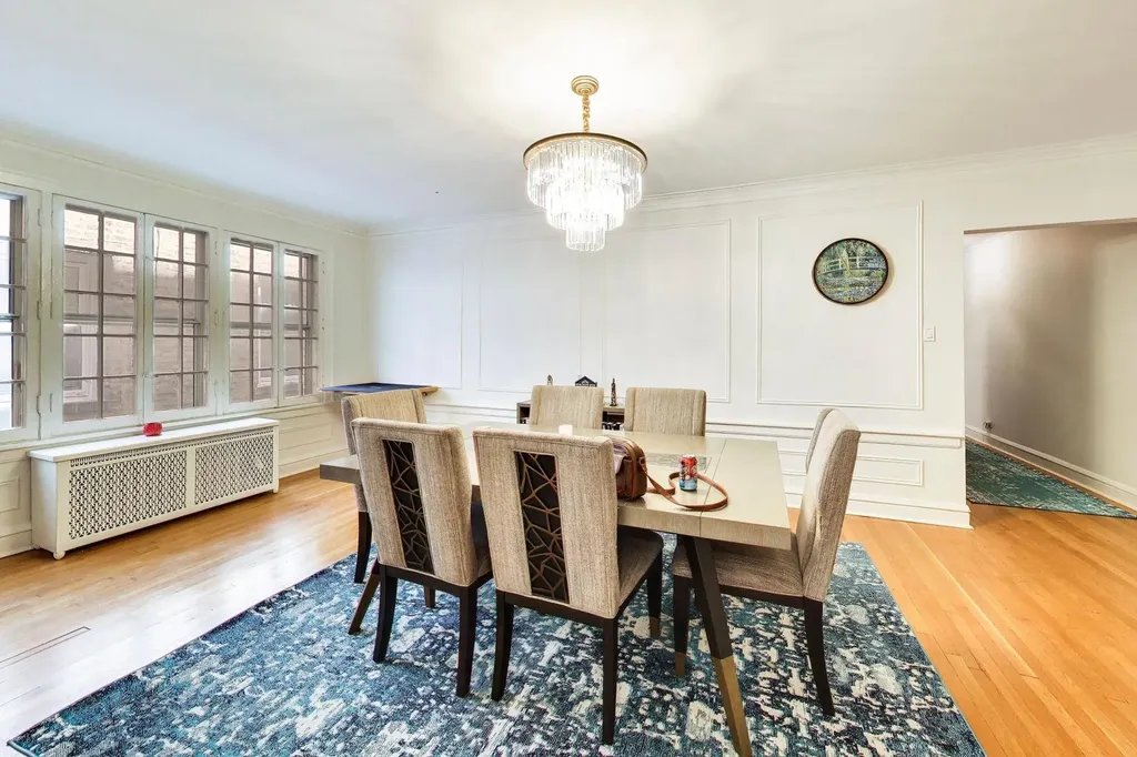 7442 North Hoyne Avenue Chicago IL 60645