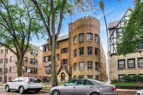 7442 North Hoyne Avenue Chicago IL 60645