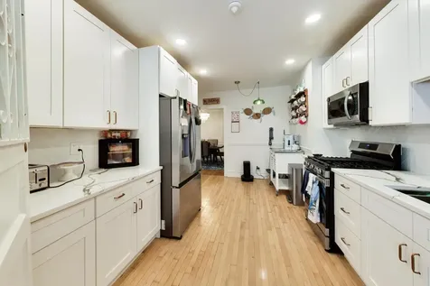 7442 North Hoyne Avenue Chicago IL 60645