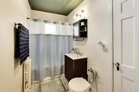 7442 North Hoyne Avenue Chicago IL 60645