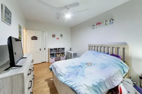 7442 North Hoyne Avenue Chicago IL 60645