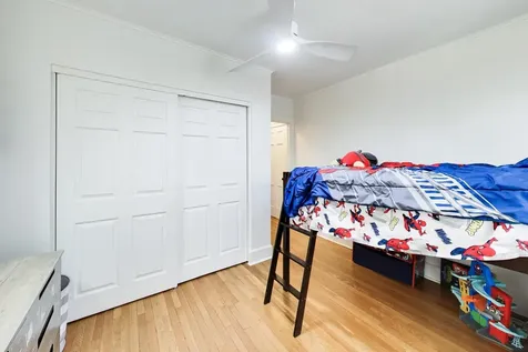 7442 North Hoyne Avenue Chicago IL 60645