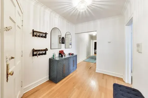 7442 North Hoyne Avenue Chicago IL 60645
