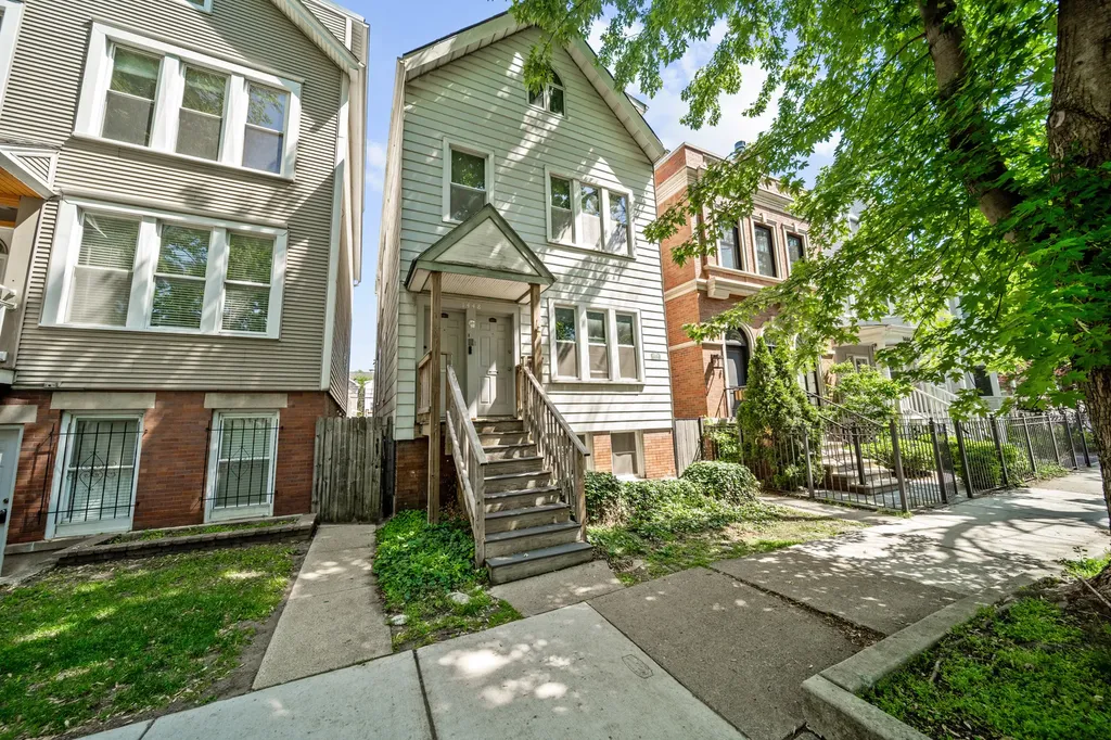 1448 West George Street Chicago IL 60657