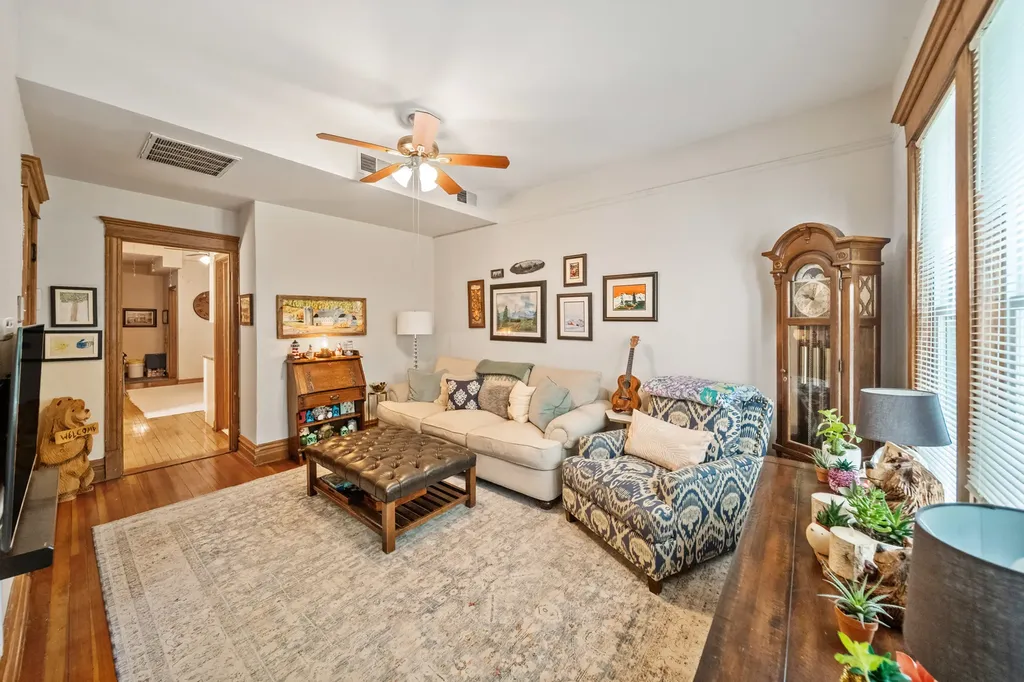 1448 West George Street Chicago IL 60657