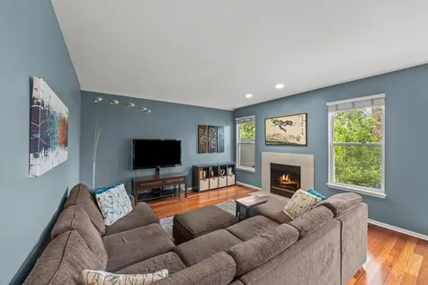 724 Samson Way Northbrook IL 60062