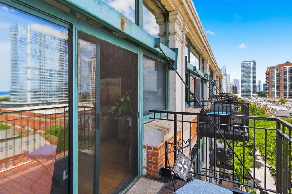 221 East Cullerton Street Chicago IL 60616
