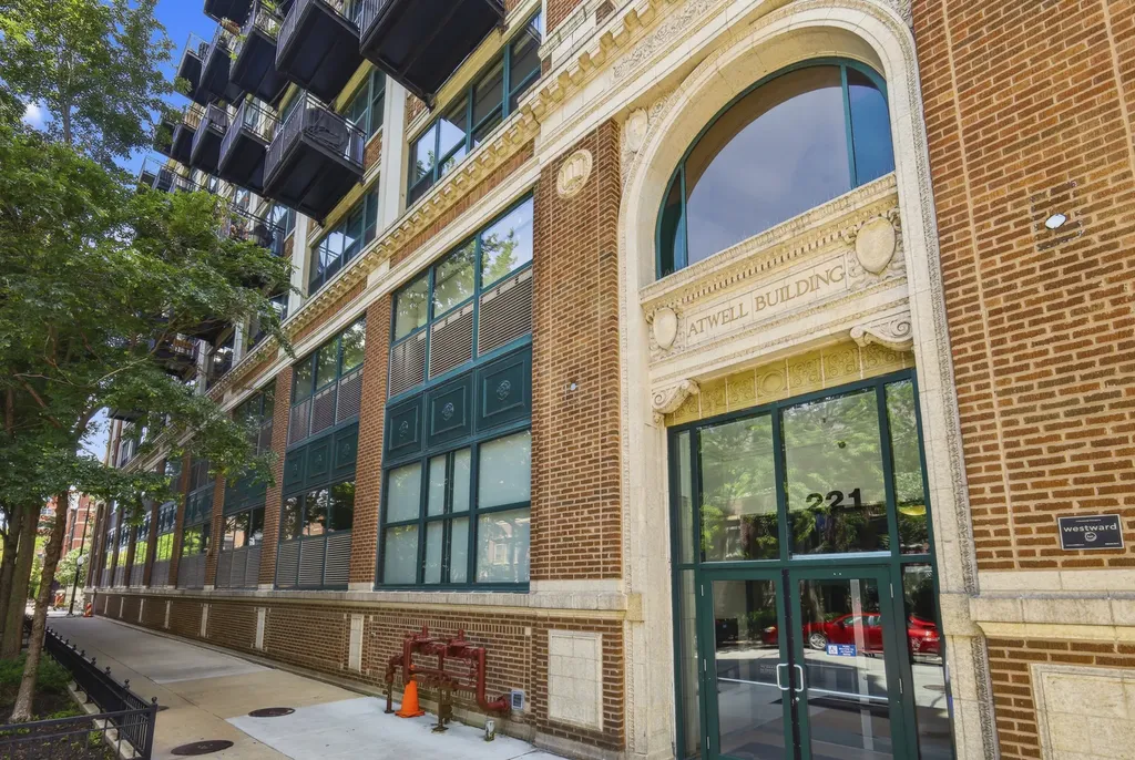 221 East Cullerton Street Chicago IL 60616