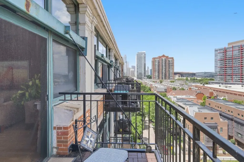 221 East Cullerton Street Chicago IL 60616