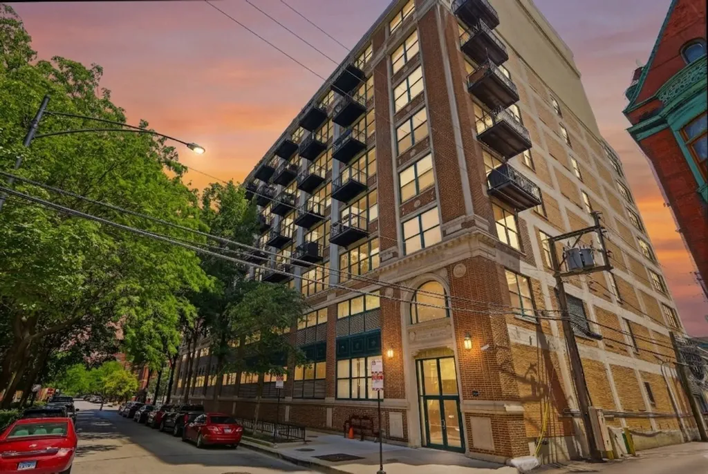 221 East Cullerton Street Chicago IL 60616