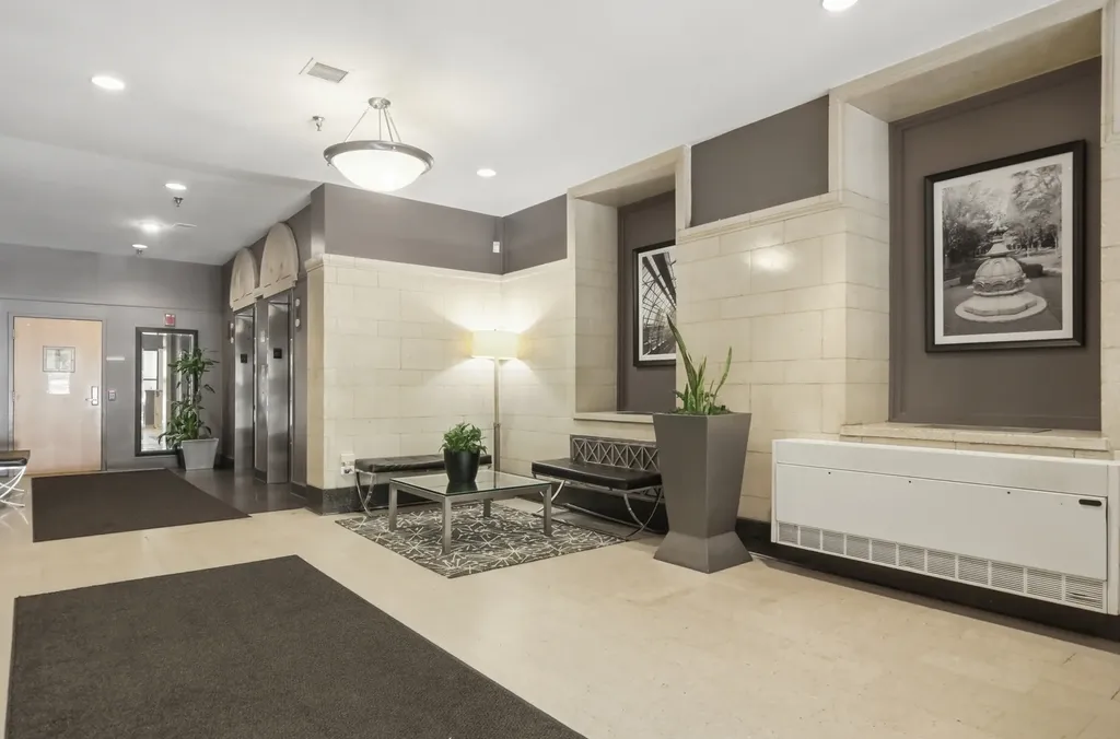 221 East Cullerton Street Chicago IL 60616