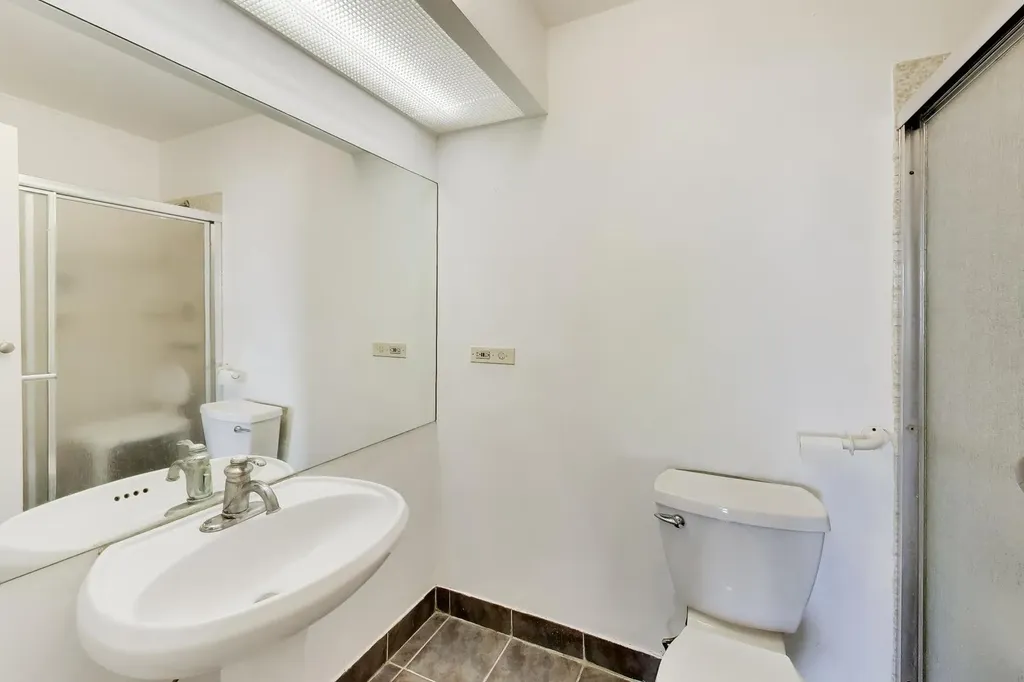 7033 North Kedzie Avenue Chicago IL 60645