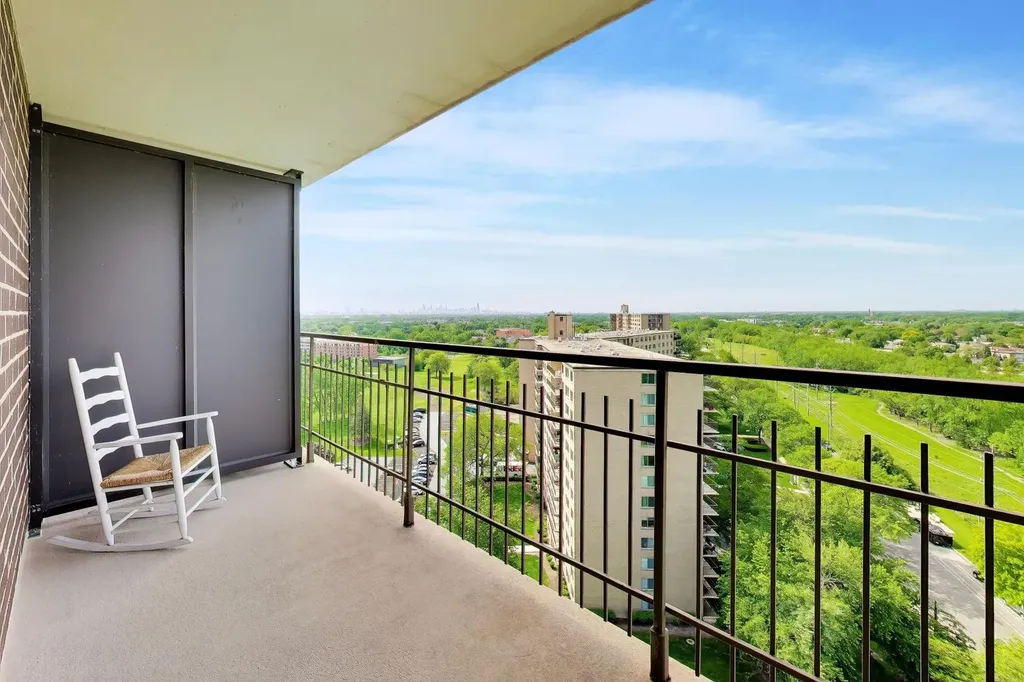 7033 North Kedzie Avenue Chicago IL 60645