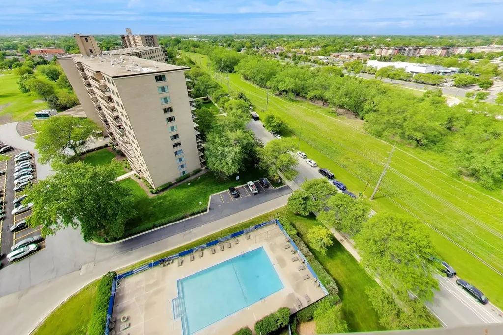 7033 North Kedzie Avenue Chicago IL 60645
