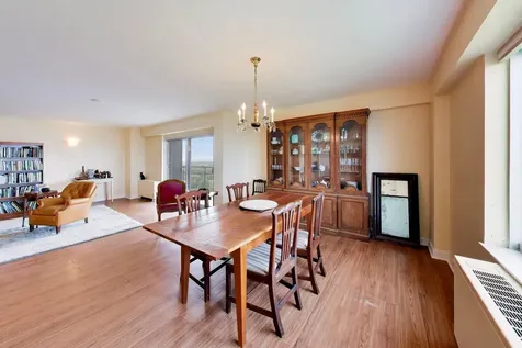 7033 North Kedzie Avenue Chicago IL 60645
