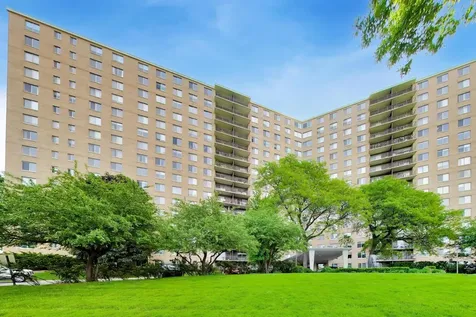 7033 North Kedzie Avenue Chicago IL 60645