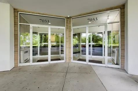 7033 North Kedzie Avenue Chicago IL 60645
