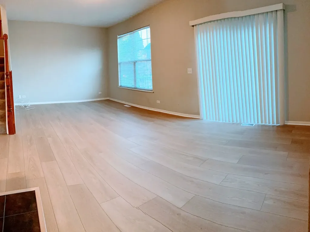 775 Lewisburg Lane Aurora IL 60504