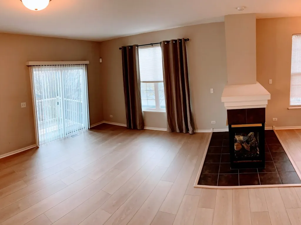 775 Lewisburg Lane Aurora IL 60504