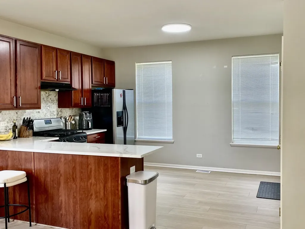 775 Lewisburg Lane Aurora IL 60504