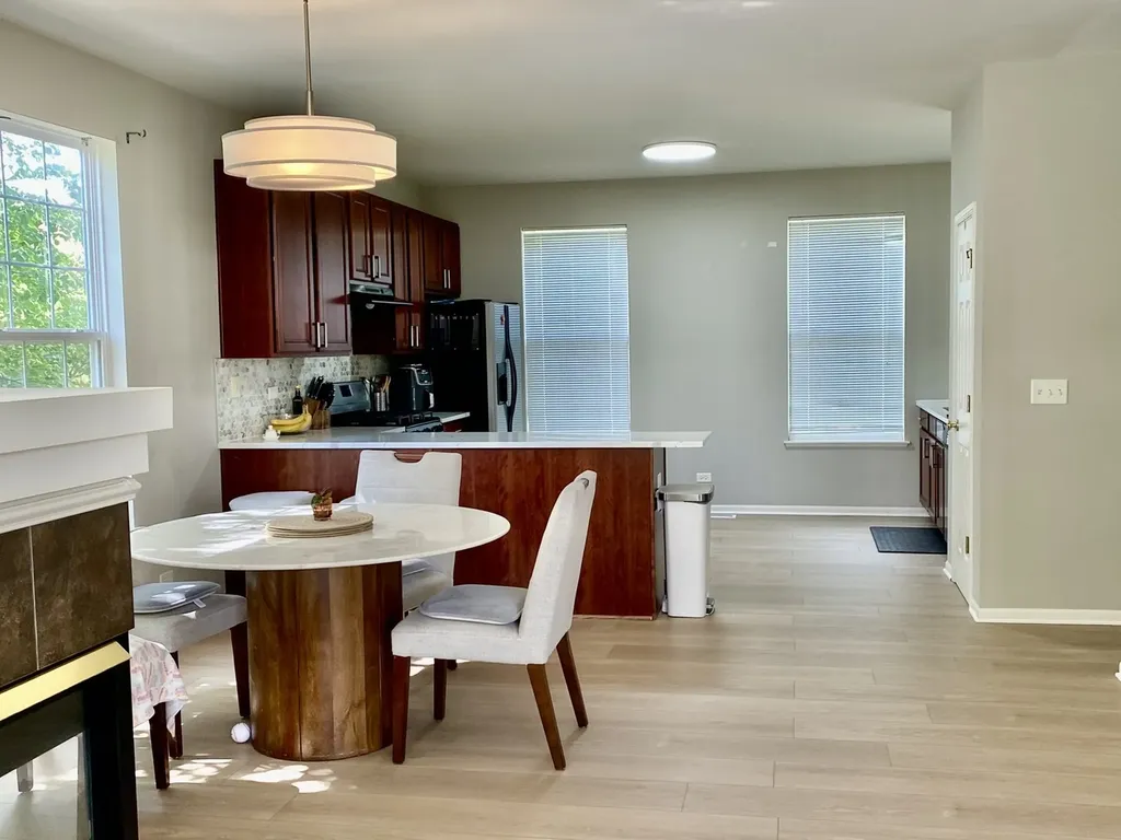 775 Lewisburg Lane Aurora IL 60504