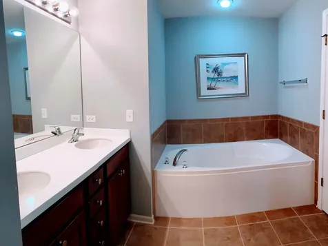 775 Lewisburg Lane Aurora IL 60504