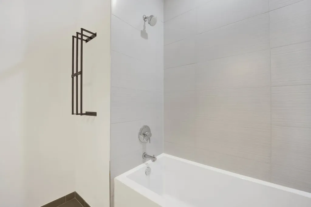 1802 South State Street Chicago IL 60616