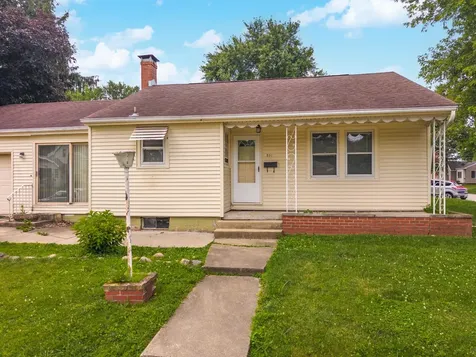 801 Fremont Street Bloomington IL 61701