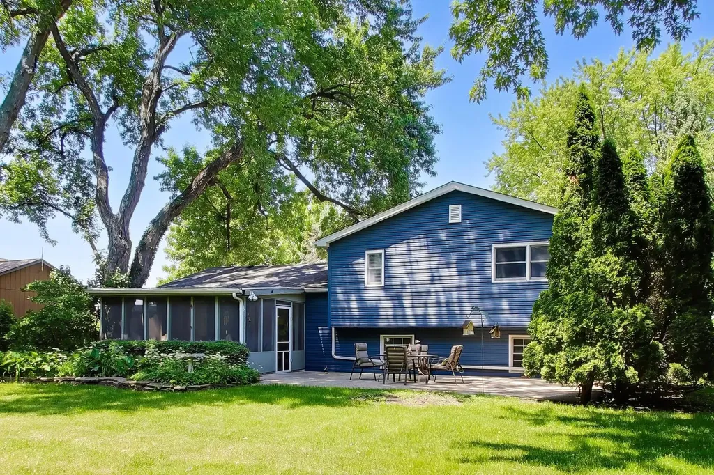 24143 West 103rd Street Naperville IL 60564
