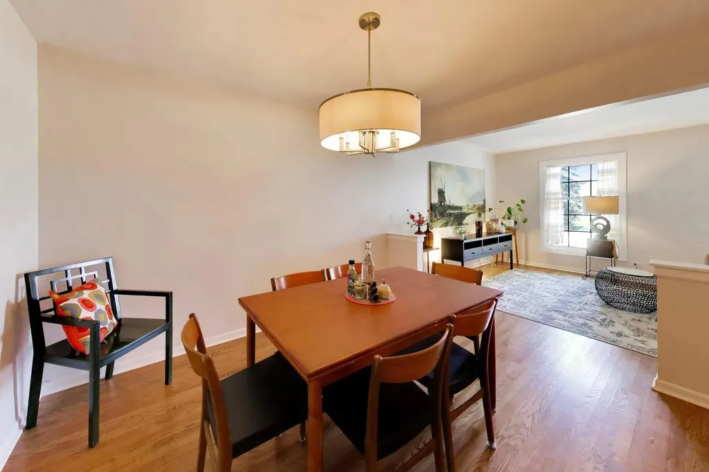 24143 West 103rd Street Naperville IL 60564