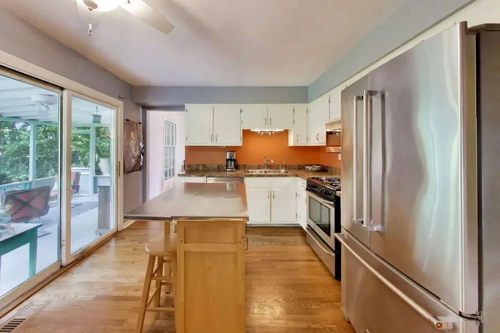 24143 West 103rd Street Naperville IL 60564