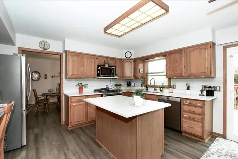 2153 Jordan Circle Elgin IL 60123