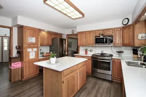 2153 Jordan Circle Elgin IL 60123