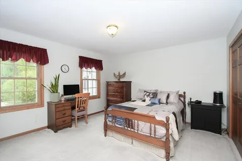 2153 Jordan Circle Elgin IL 60123
