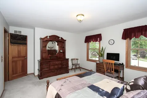 2153 Jordan Circle Elgin IL 60123