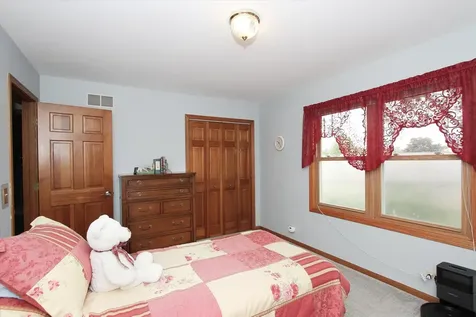 2153 Jordan Circle Elgin IL 60123