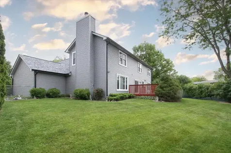 2153 Jordan Circle Elgin IL 60123