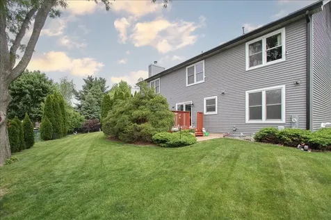 2153 Jordan Circle Elgin IL 60123