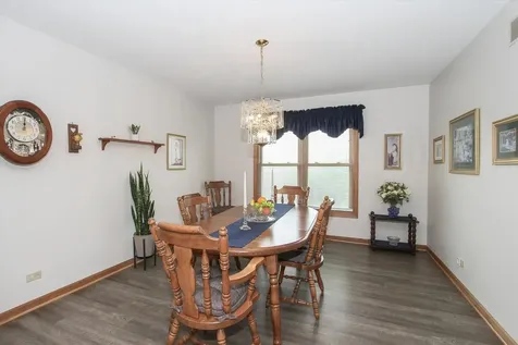 2153 Jordan Circle Elgin IL 60123