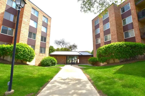 500 West Huntington Commons Road Mount Prospect IL 60056