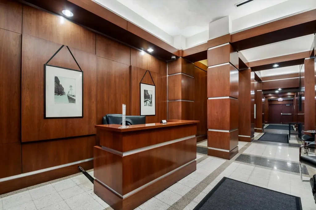5 East 14th Place Chicago IL 60605