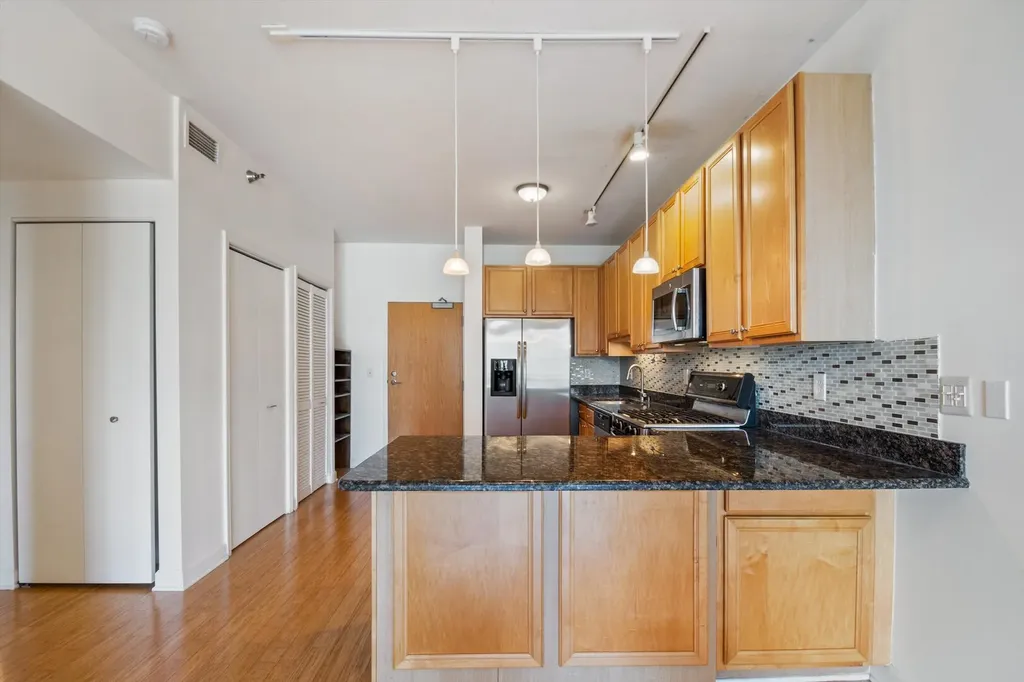 5 East 14th Place Chicago IL 60605