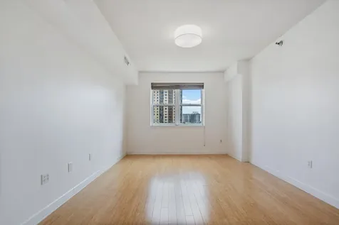 5 East 14th Place Chicago IL 60605