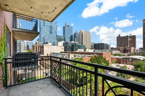 5 East 14th Place Chicago IL 60605