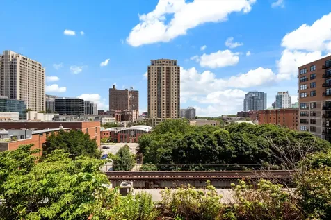 5 East 14th Place Chicago IL 60605