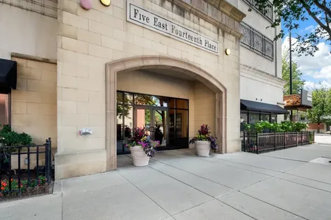 5 East 14th Place Chicago IL 60605