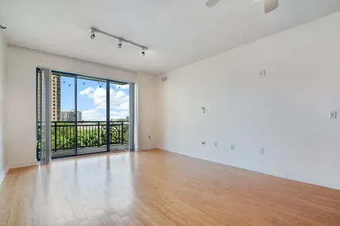 5 East 14th Place Chicago IL 60605