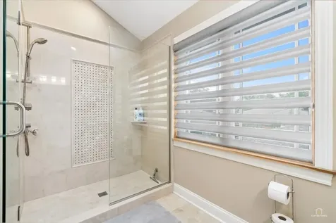 1052 Margret Street Des Plaines IL 60016